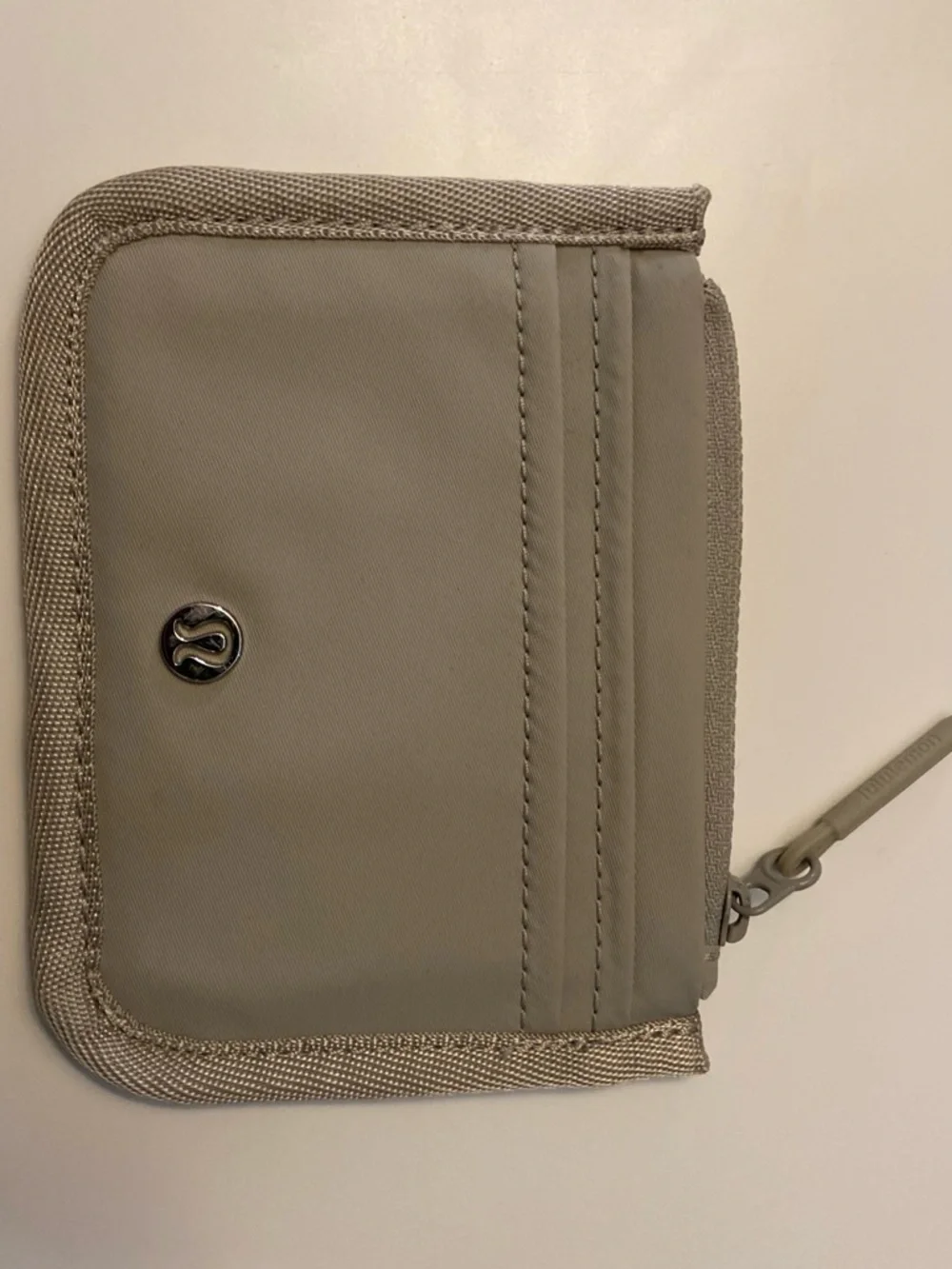 lululemon athletica Compact Zip Wallet in Light Gray